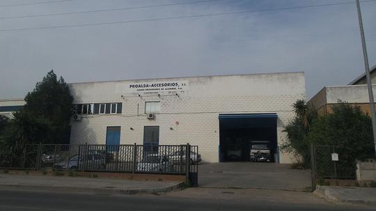 Nave industrial en Sevilla