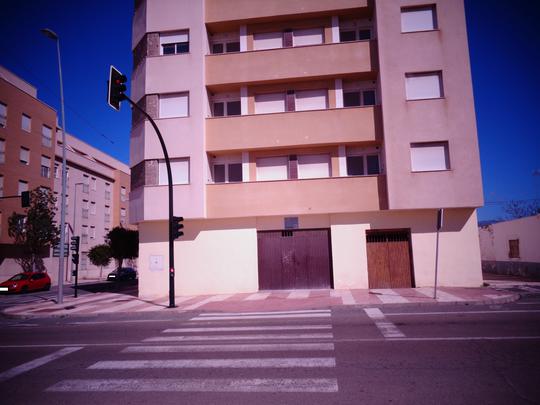 Local comercial en Almeria