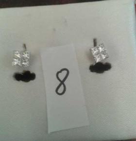 PENDIENTES ORO BLANCO CORTOS CUADRADOS BRILLANTES (8), 0,20 CTS CADA UNO.     CIERRE CON TUERCA Y 1,1 GRS. APROX. Nº FOTO 8                                                                                                                                                                                                                                                                       en Valladolid