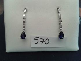 PENDIENTES LARGOS CON ZAFIRO 0.44CT Y BAGUETTES 0.84CT. FOTO 570                                                                                                                                                                                                                                                                                                                                  en Valladolid