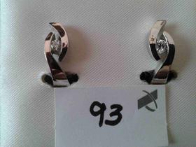 PENDIENTES ORO BLANCO CON BRILLANTE CENTRAL 0.24 CTS CIERRE OMEGA. FOTO 93                                                                                                                                                                                                                                                                                                                        en Valladolid